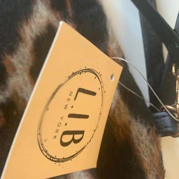 L.I.B New York Leopard Print Faux Fur Crossbody NWT - Picture 3 of 7